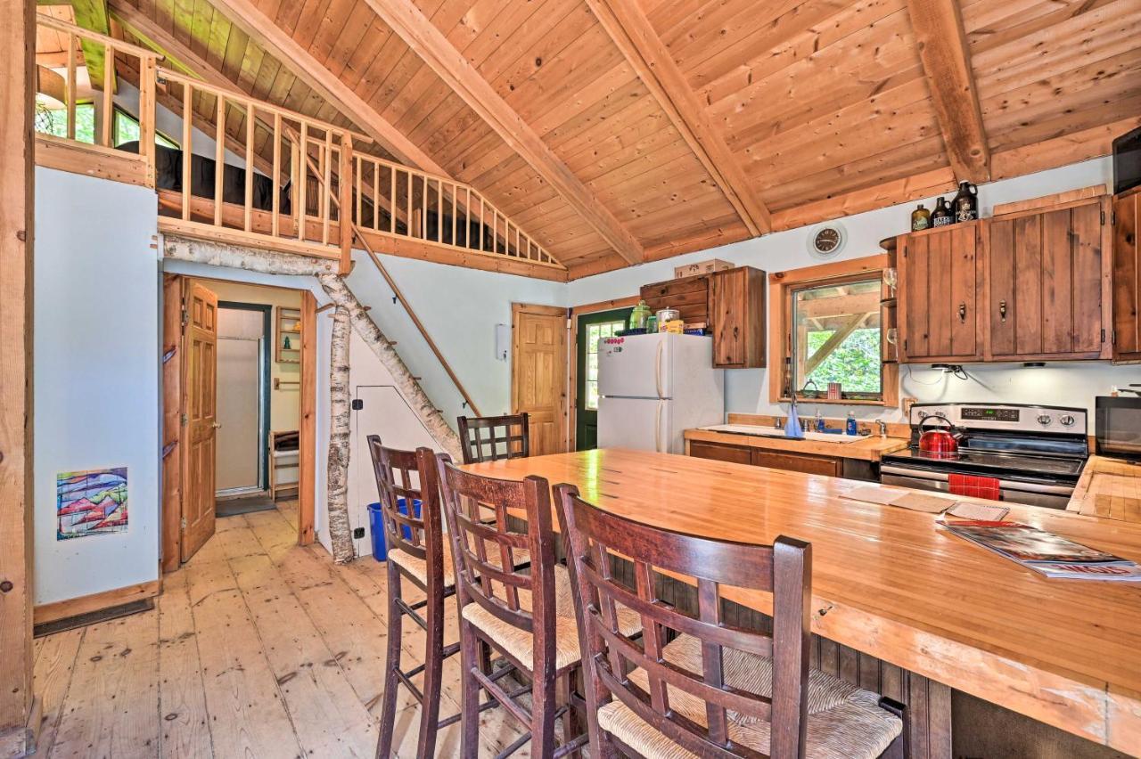 Remote Cabin With Fire Pit 3 Miles To Stowe Mtn! エクステリア 写真