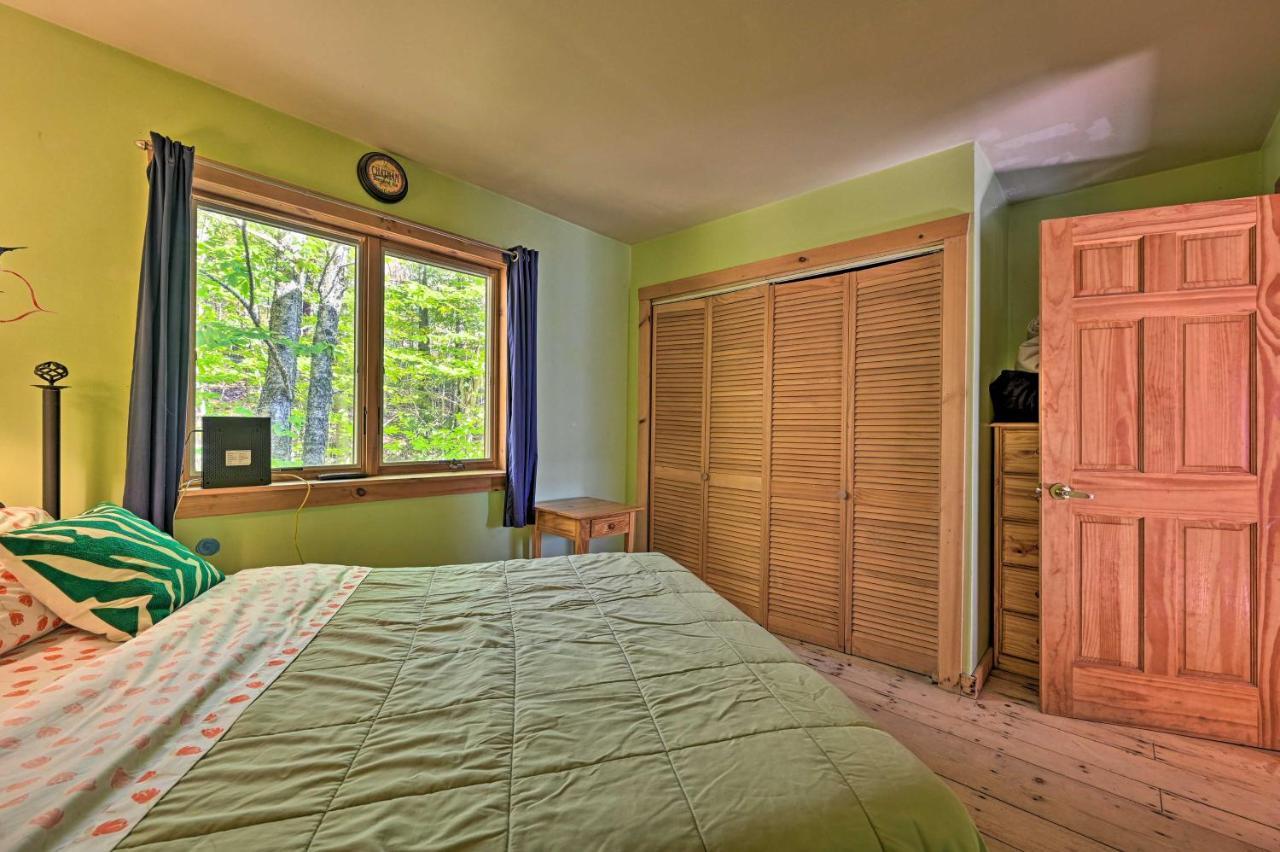 Remote Cabin With Fire Pit 3 Miles To Stowe Mtn! エクステリア 写真