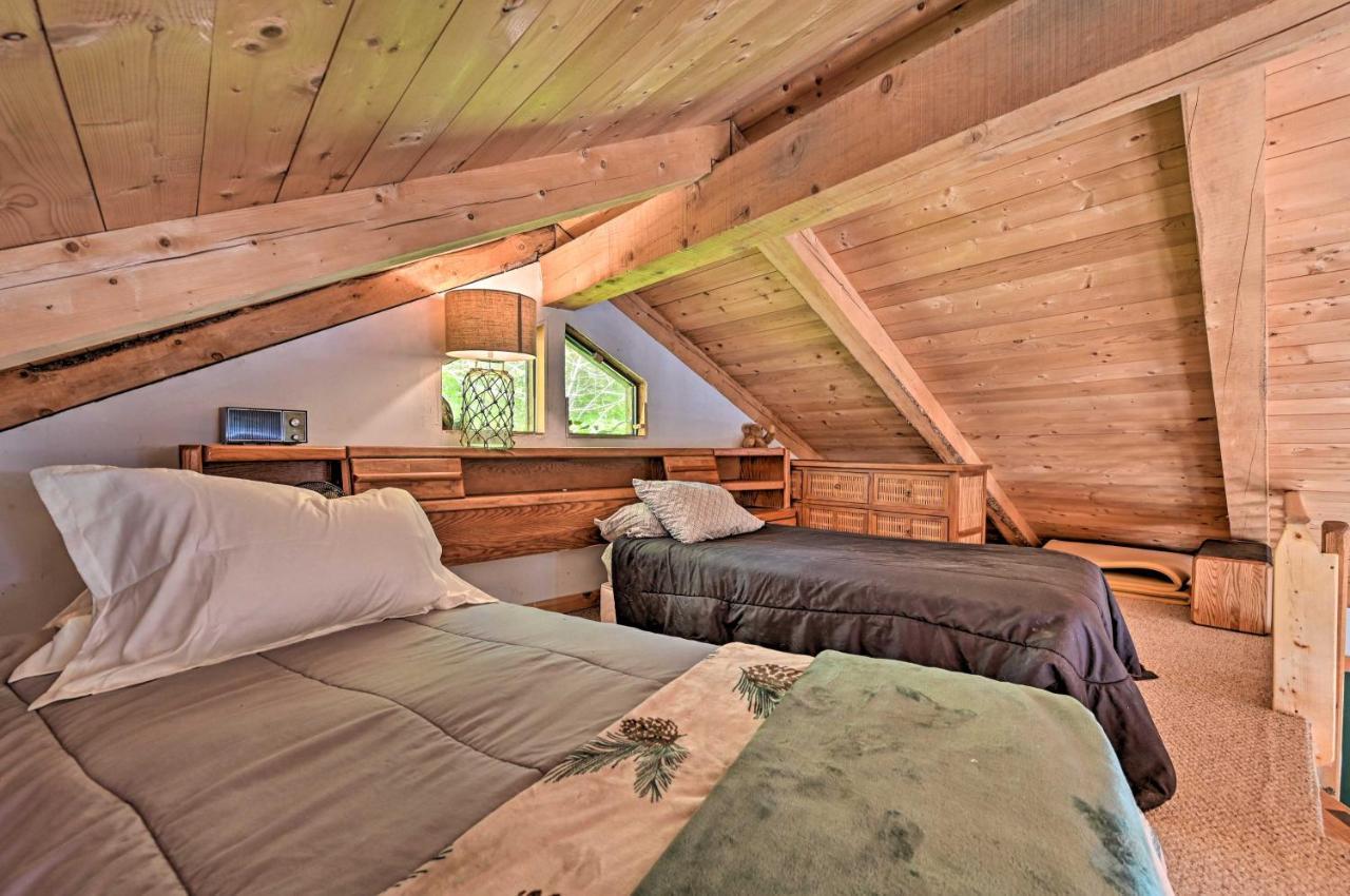 Remote Cabin With Fire Pit 3 Miles To Stowe Mtn! エクステリア 写真